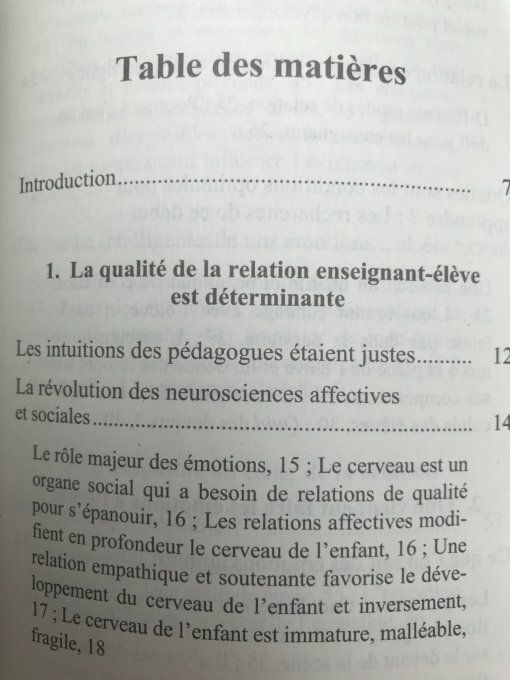 Heureux d'apprendre à l'école